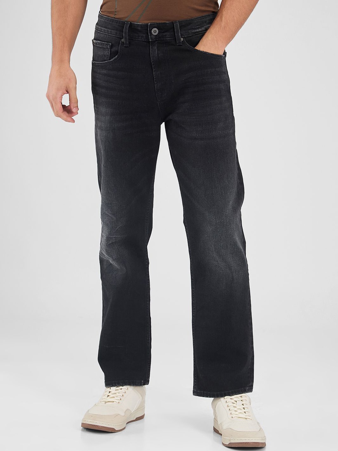 

SPYKAR Men Relaxed Fit Light Fade Stretchable Jeans, Black