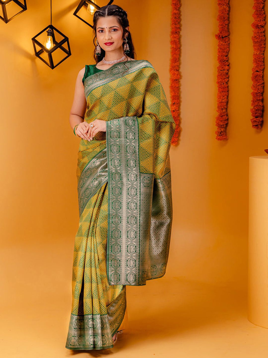 

Satrani Woven Design Pure Silk Banarasi Saree, Yellow