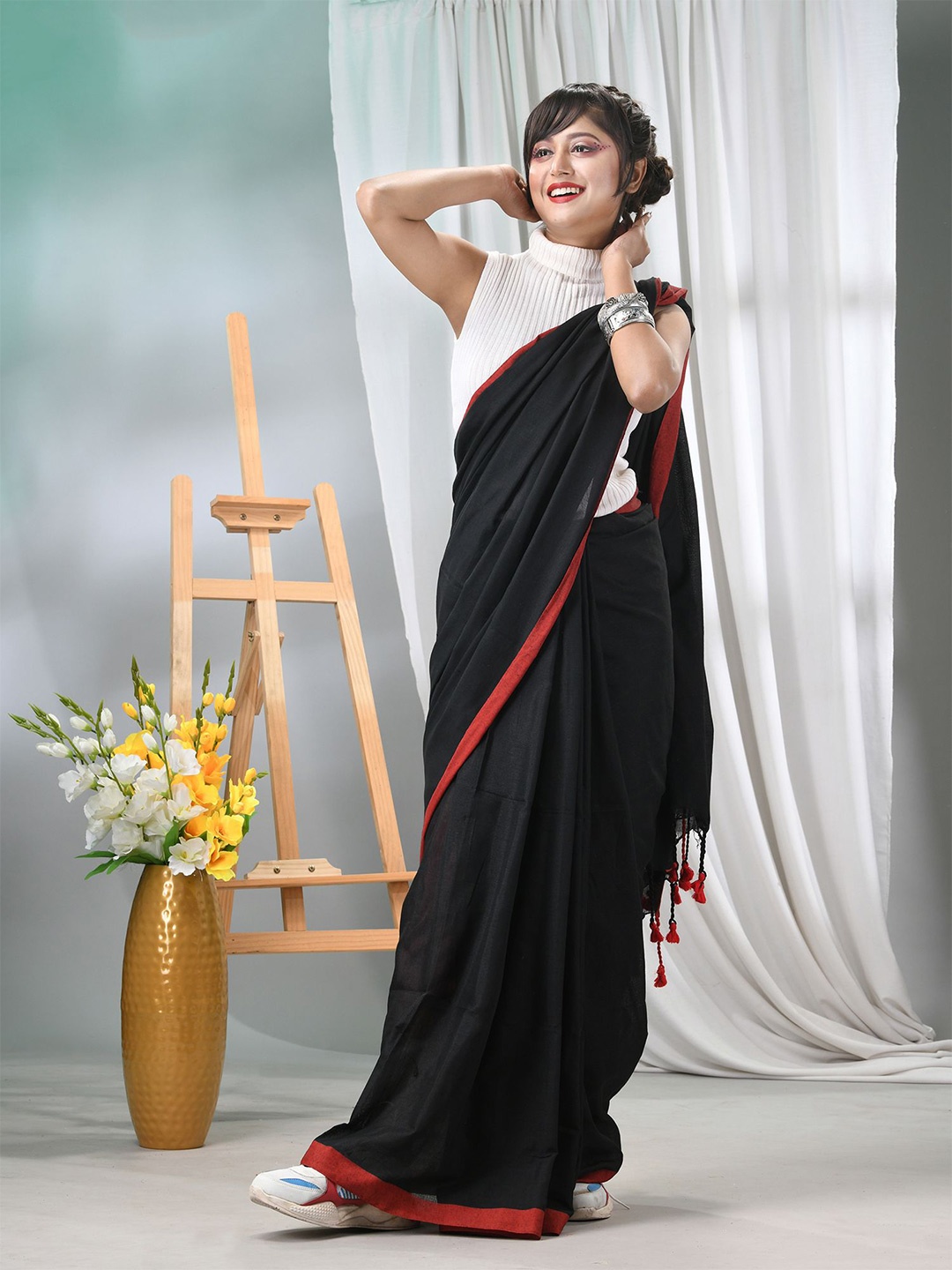 

TANTLOOM Solid Pure Cotton Taant Saree, Black