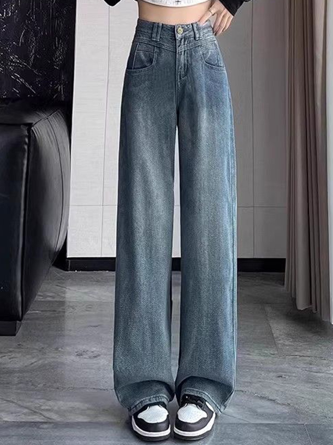 

StyleCast Women Straight Fit High-Rise Light Fade Denim Jeans, Blue