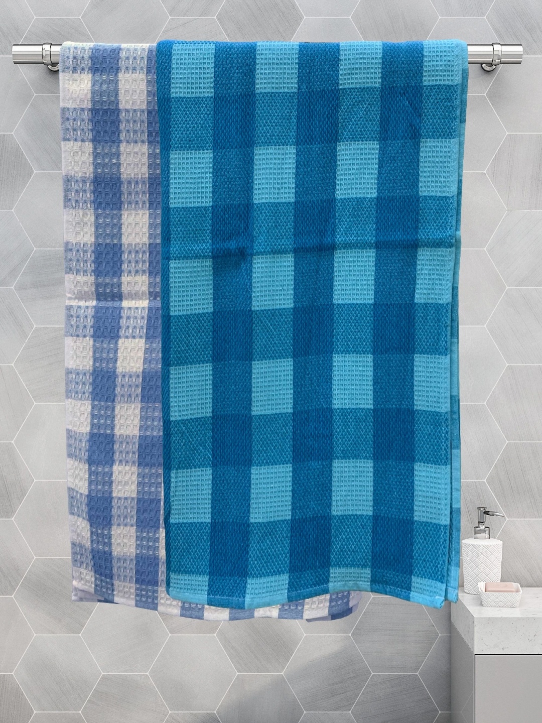 

Aura Blue & White 2 Pieces Checked Cotton 210 GSM Bath Towels