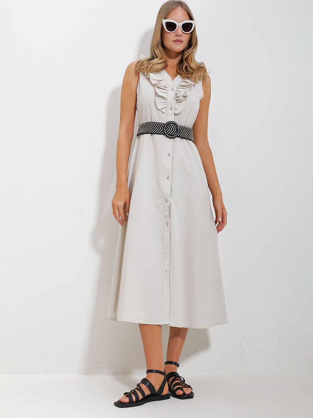 

Trend Alacati stili Belted A-Line Midi Dress, Off white