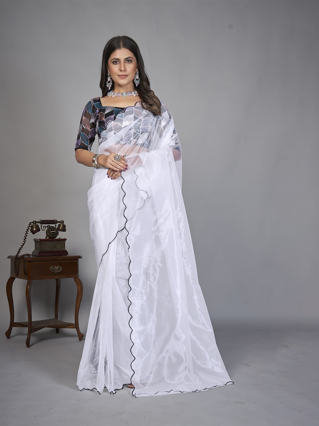 

Aika Zari Organza Saree, White