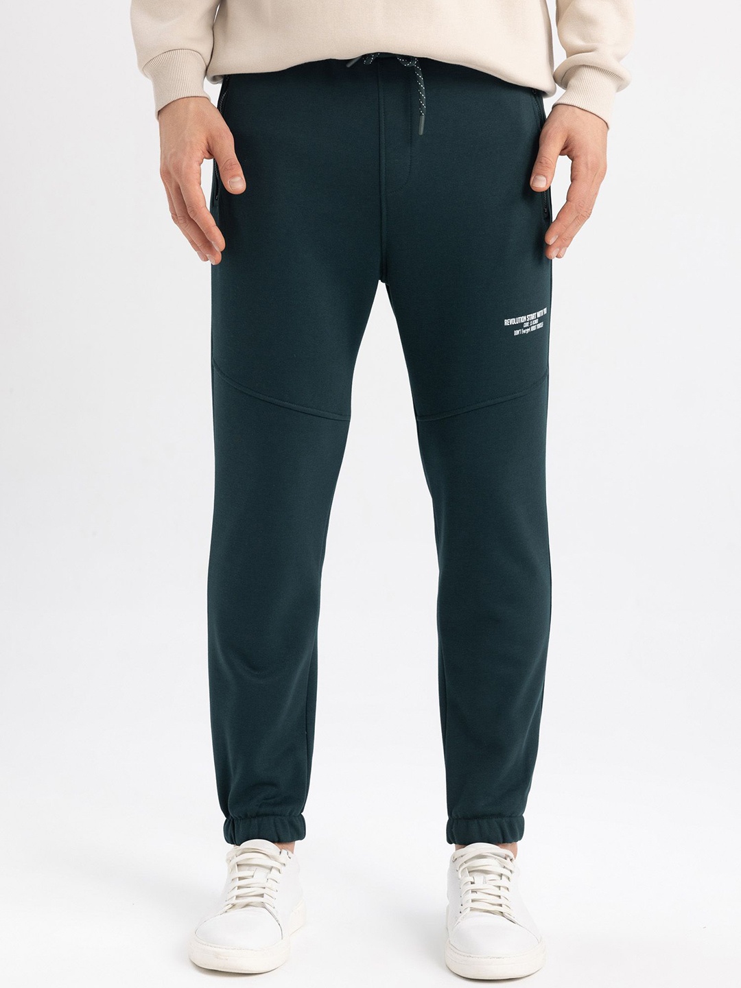

DeFacto Men Mid-Rise Joggers, Green