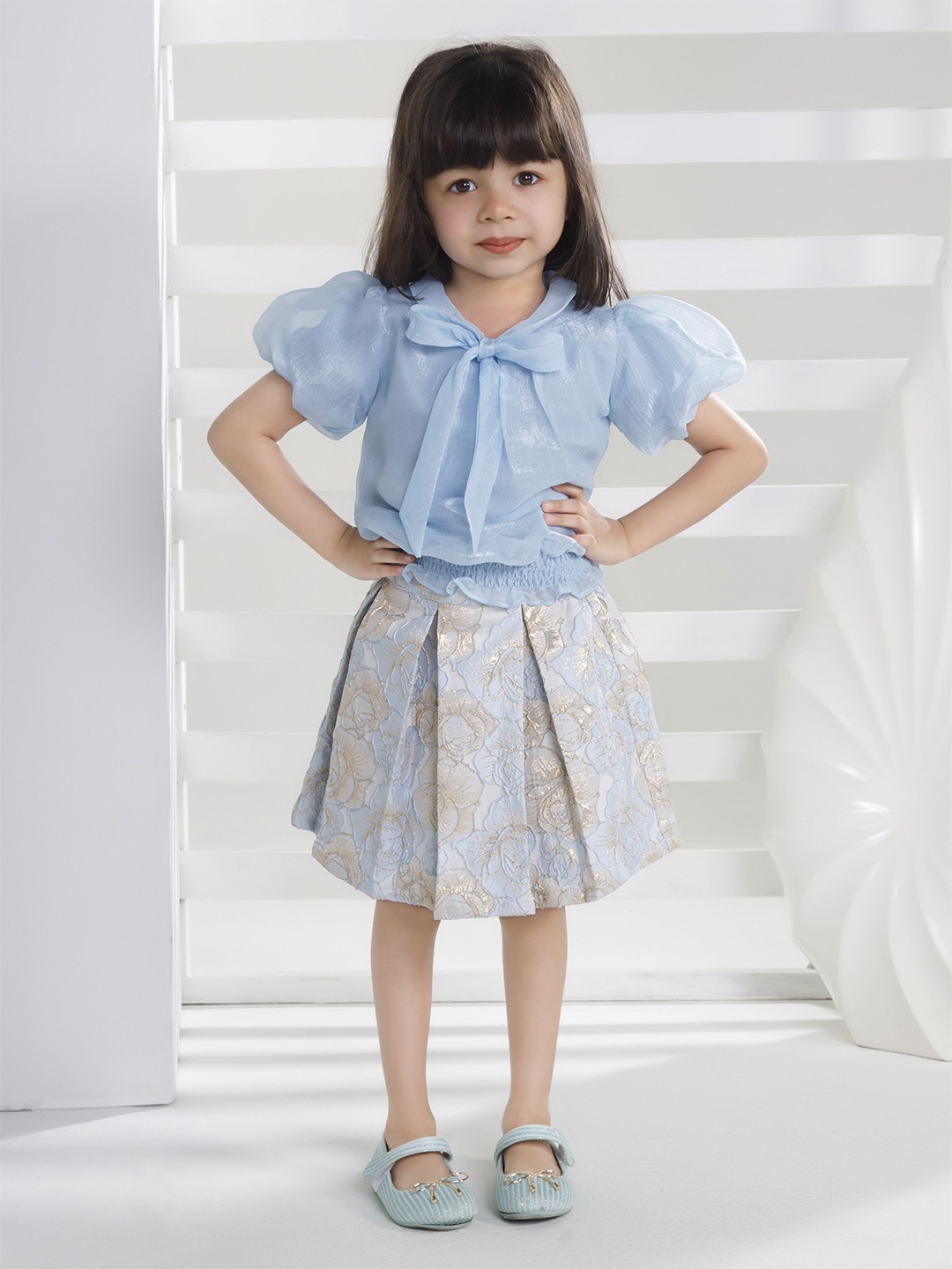 

Peppermint Girls Printed Puff Sleeves Top with Skirt, Blue