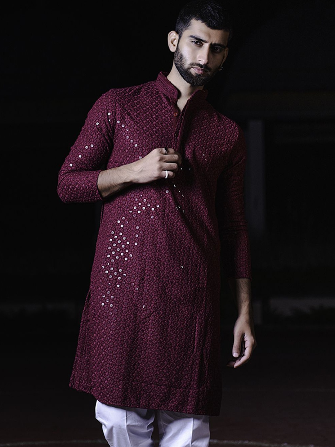 

Tistabene Geometric Embroidered Sequinned Cotton Straight Kurta, Maroon