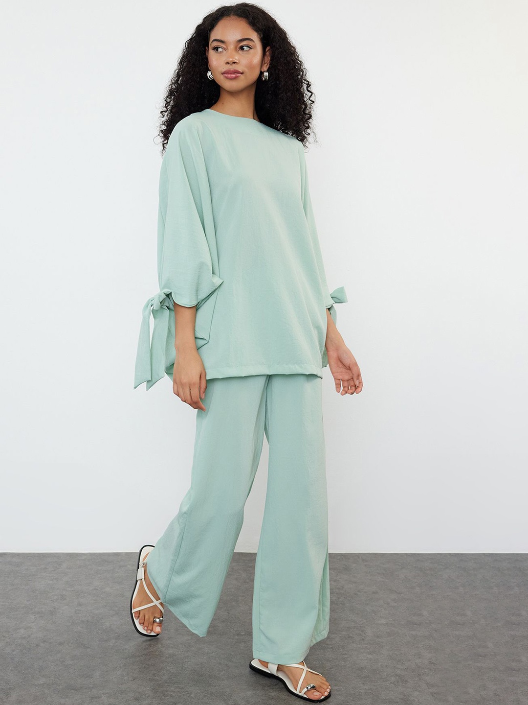 

Trendyol Round Neck Top & Trousers, Blue