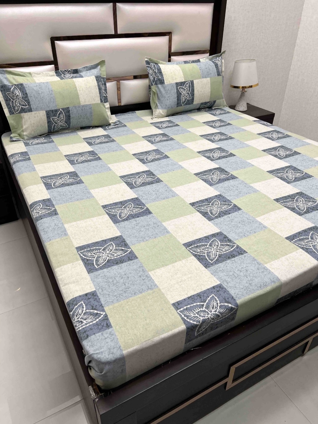 

Pure Decor Passion Green Geometric 260 TC Pure Cotton Queen Bedsheet With 2 Pillow Covers