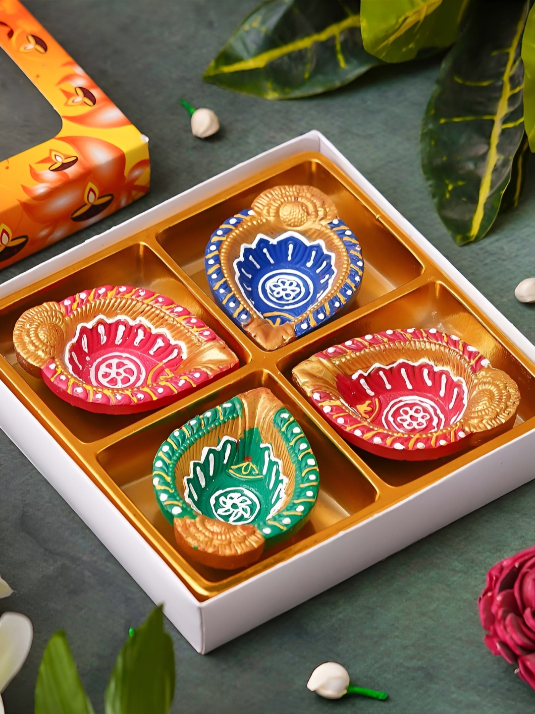 

eCraftIndia Red & Pink 4 Pieces Decorative Terracotta Clay Diyas