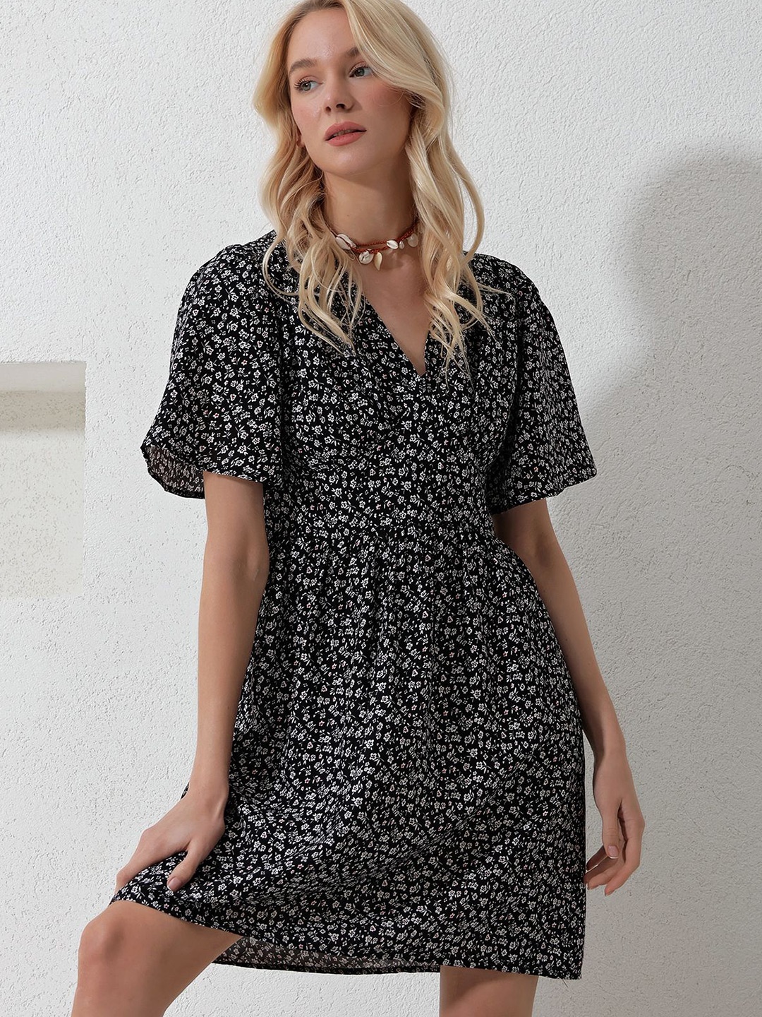 

Trend Alacati stili Floral Printed Fit & Flare Dress, Black