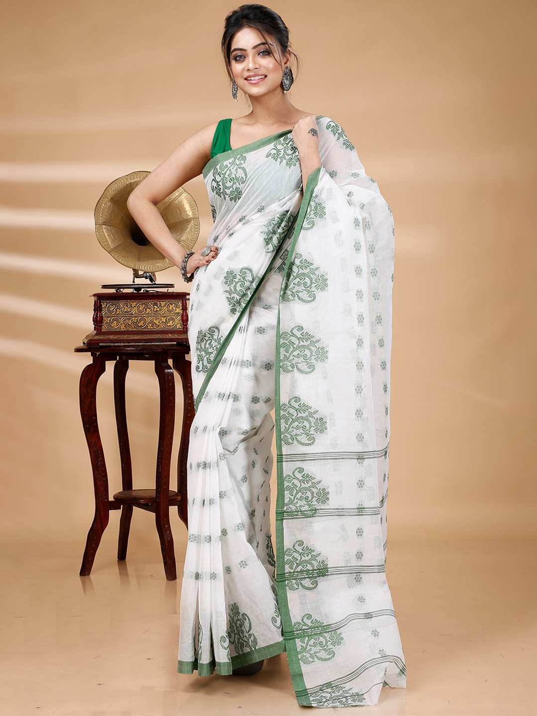 

PuJoy Woven Design Zari Pure Cotton Taant Saree, Green