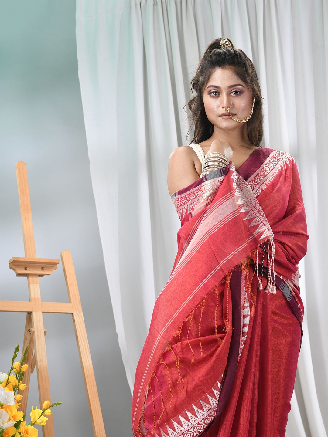 

TANTLOOM Woven Design Tissue Saree, Red