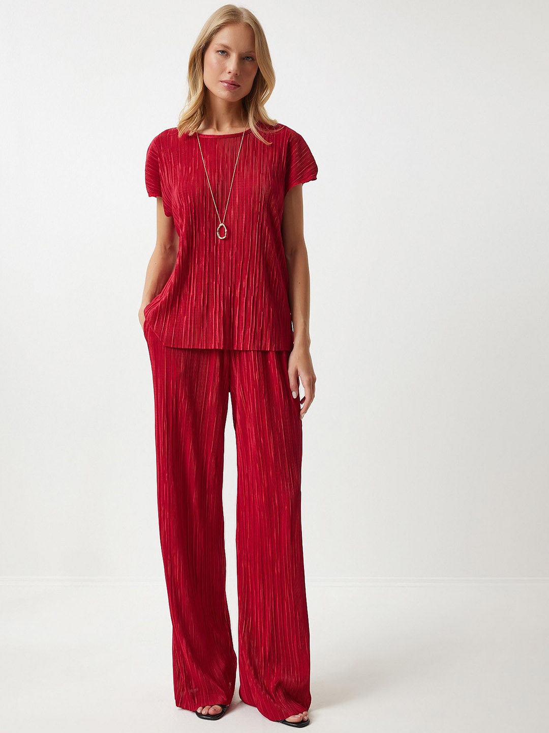 

Happiness istanbul Self Design Top With Trousers, Red