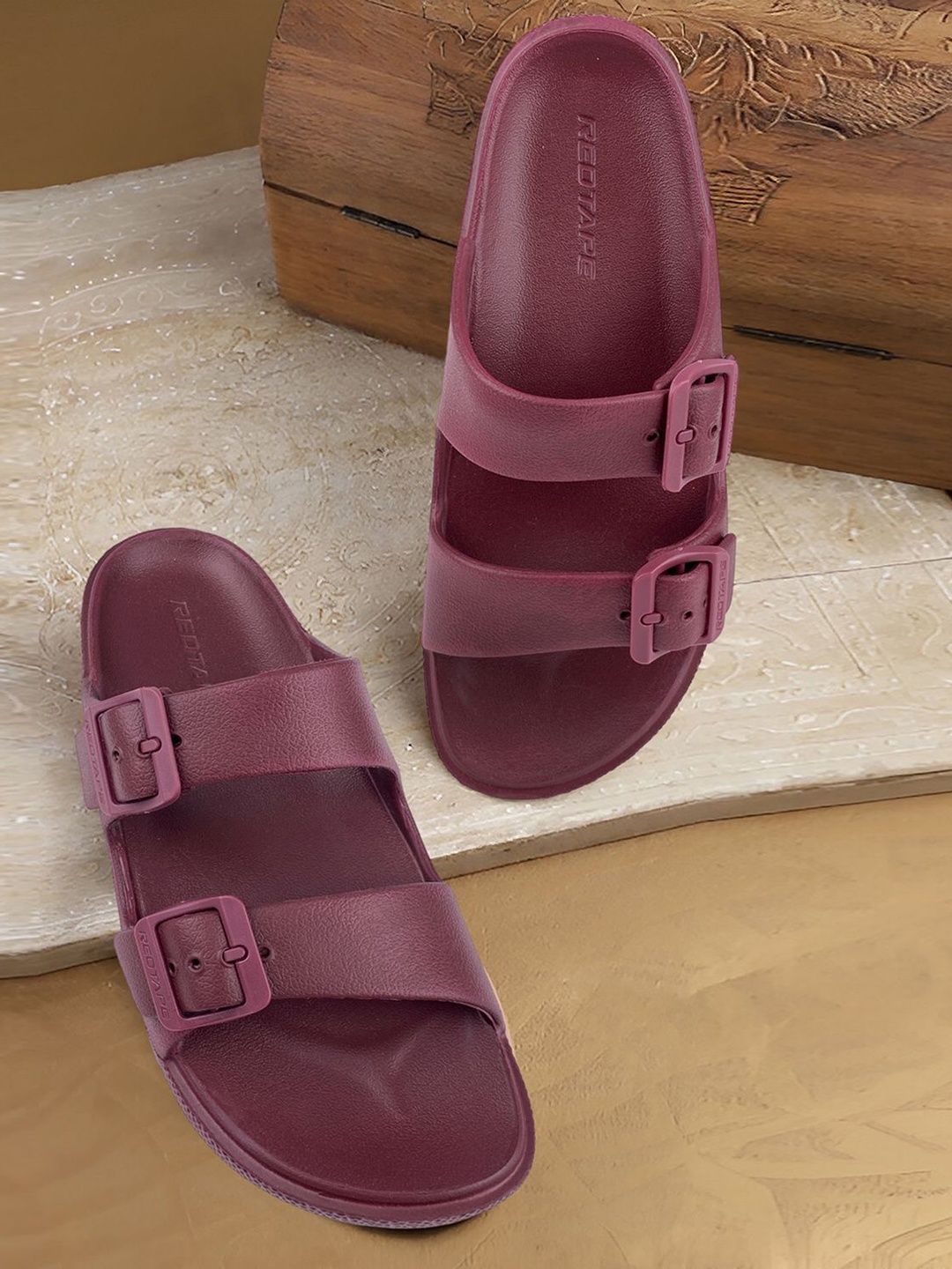 

Red Tape Women Sliders, Maroon