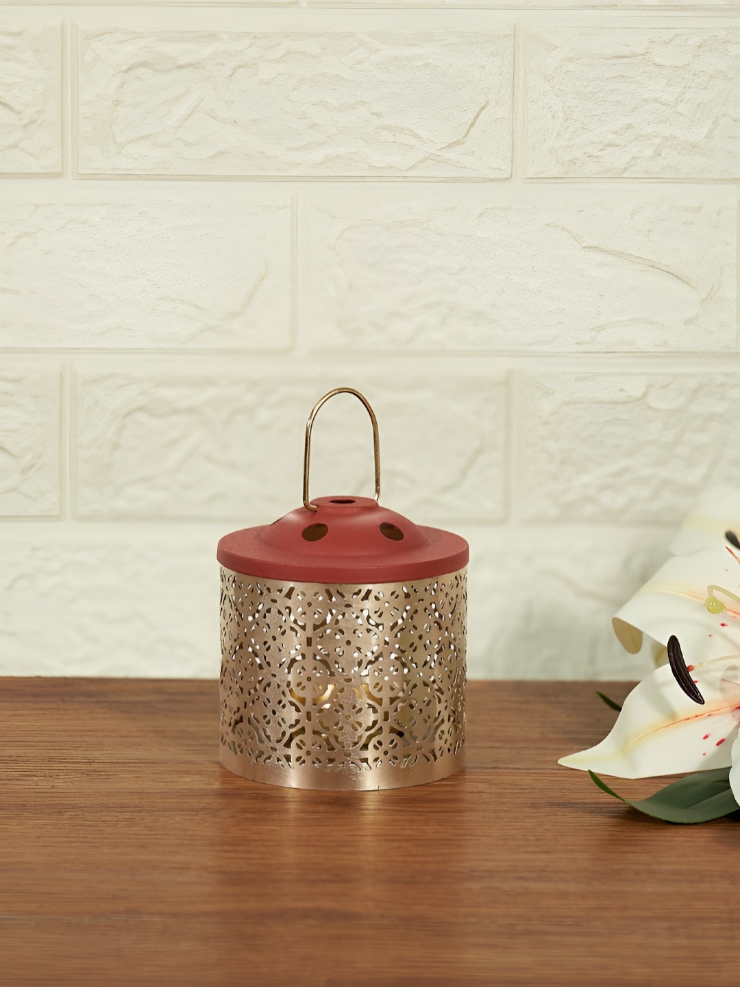 

Living scapes by Pantaloons Rust & Gold-Toned Textured Candle Holder