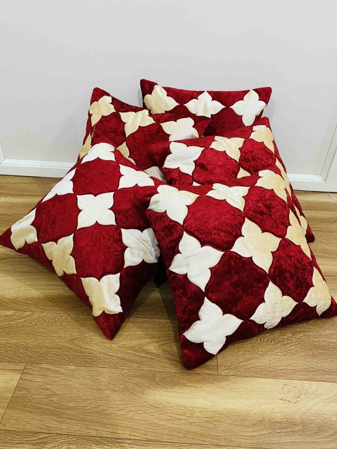 

Creeva Red & Cream-Coloured 5 Pieces Ethnic Motifs Velvet Square Cushion Covers