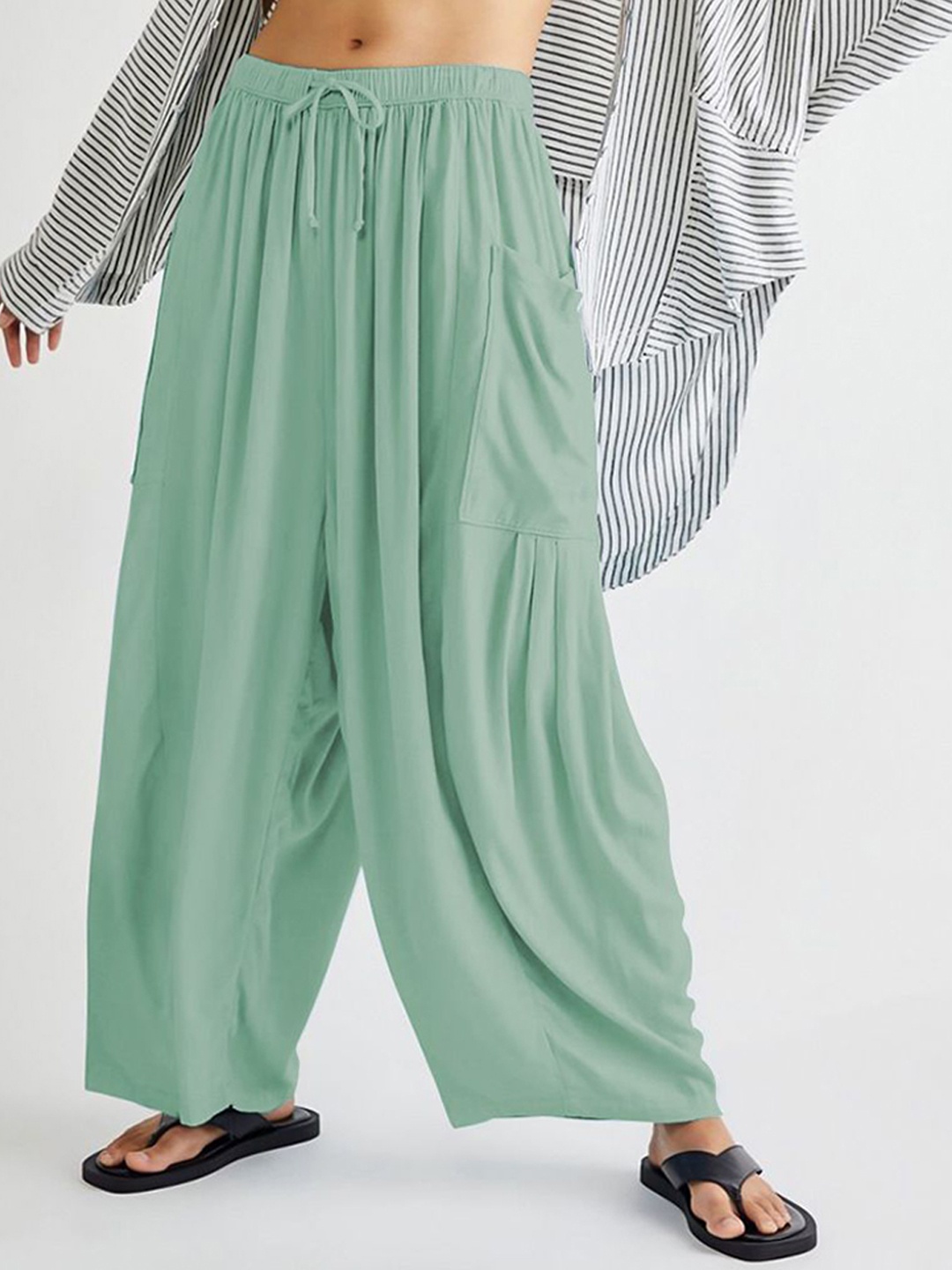 

HERE&NOW Women Loose Fit Trousers, Green