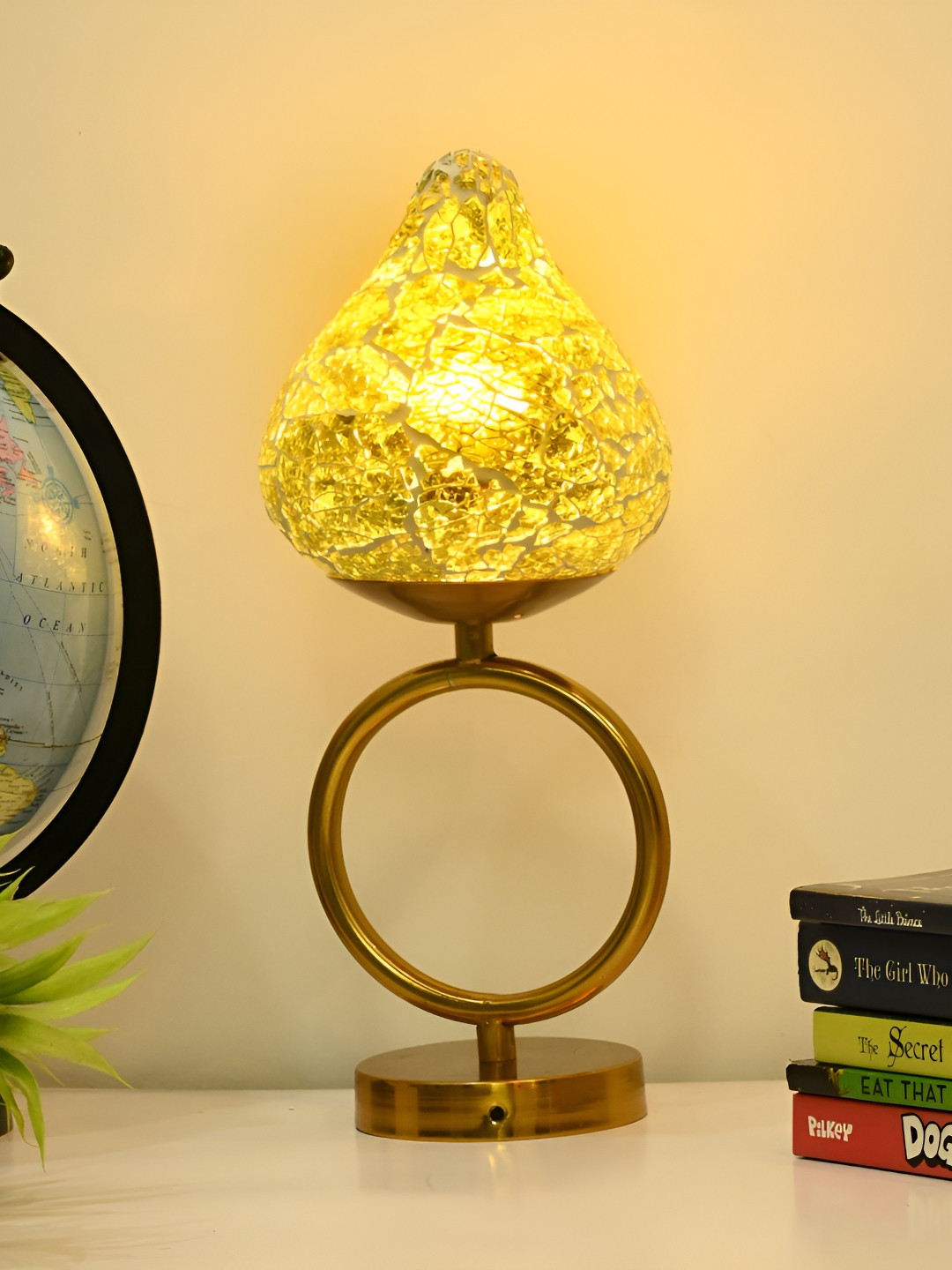 

Afast Green & White Textured Traditional Abstract Glass Table Lamp With Adjustable Cord