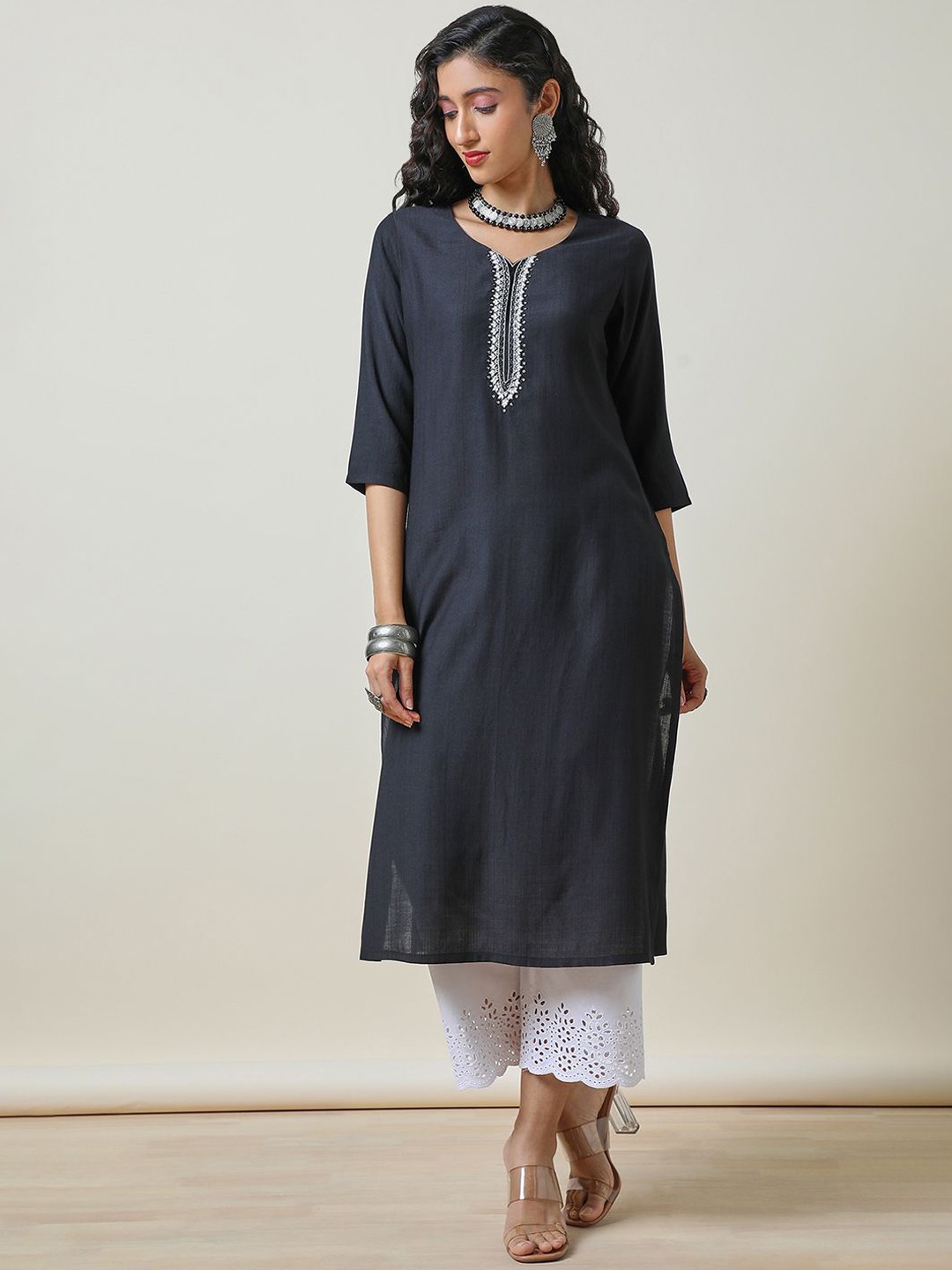 

Soch Black Floral Embroidered V-Neck Straight Kurta