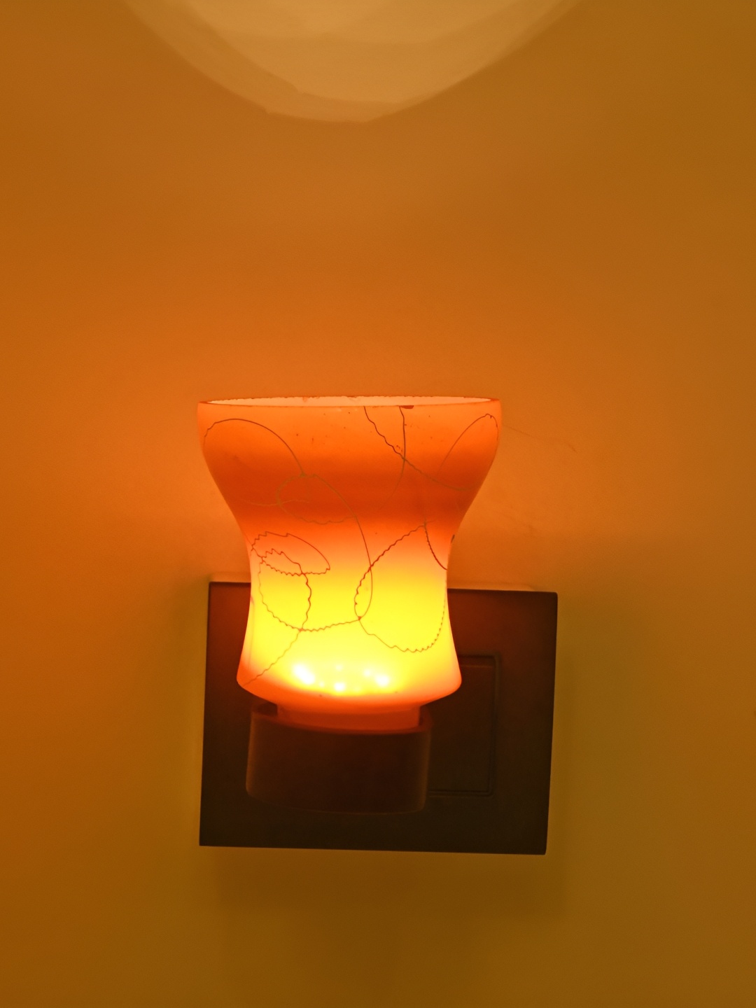 

Afast Orange & Brown Glass Contemporary Cylindrical Shaped Wall Lamp