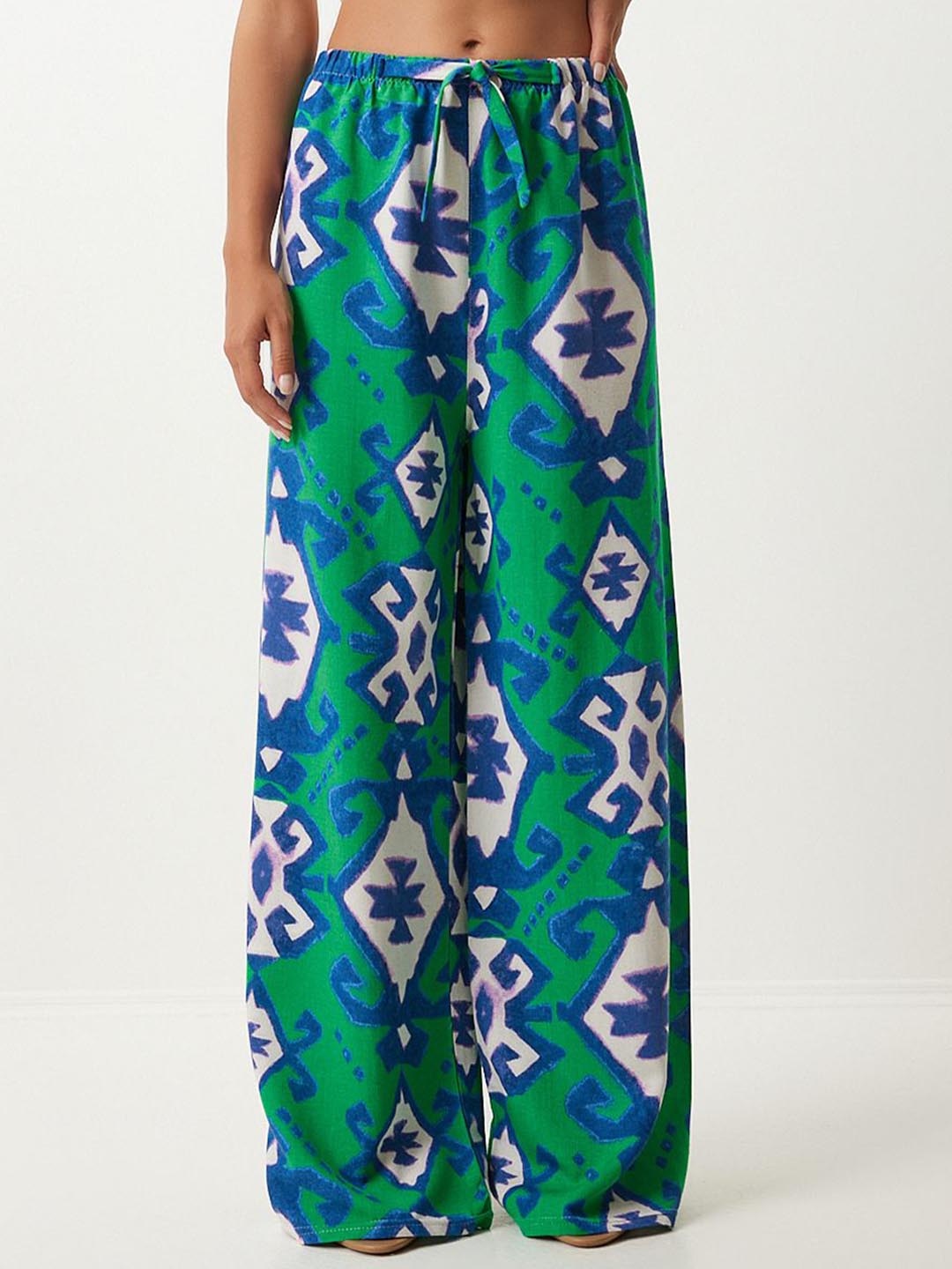 

Happiness istanbul Women Ethnic Motifs Printed Parallel Trousers, Green