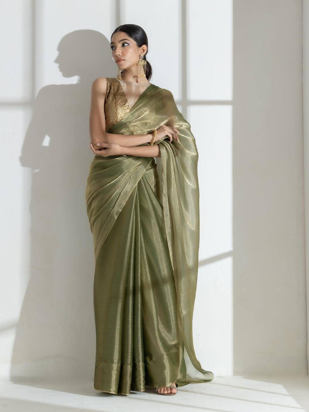 

Swtantra Solid Organza Beads Saree, Green