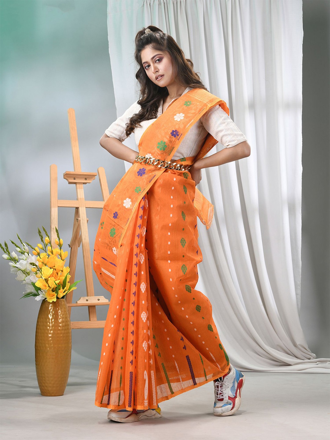 

TANTLOOM Floral Zari Pure Cotton Handloom Jamdani Saree, Orange