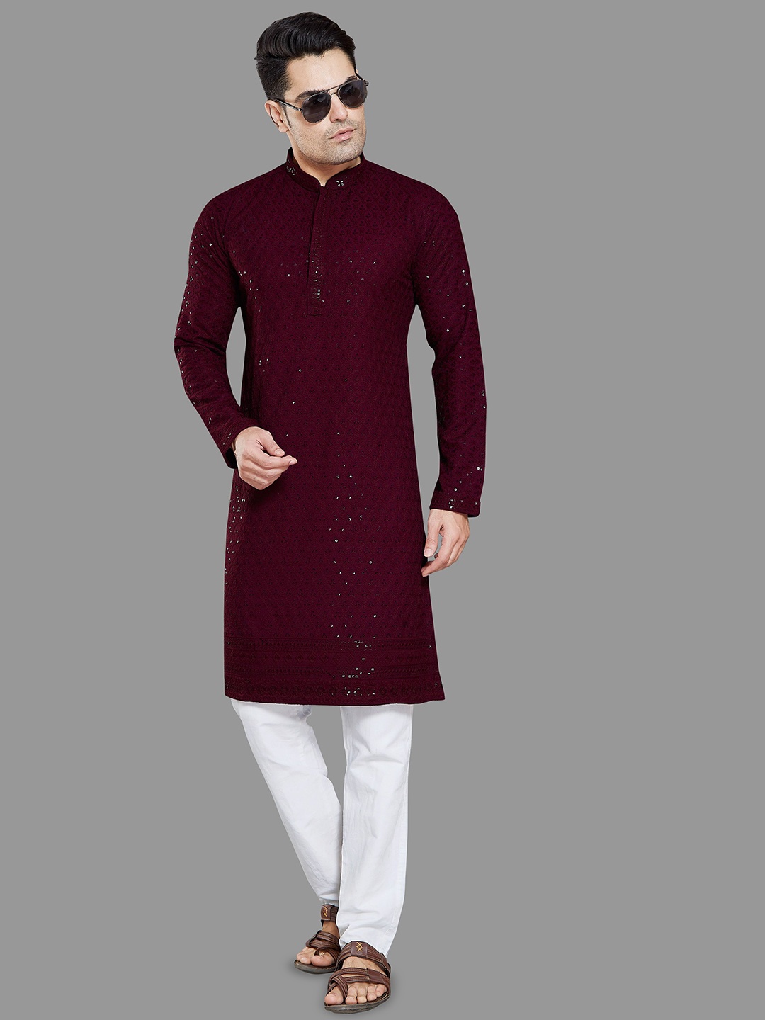 

DIVISIVE Floral Embroidered Sequinned Mandarin Collar Kurta With Trousers, Burgundy