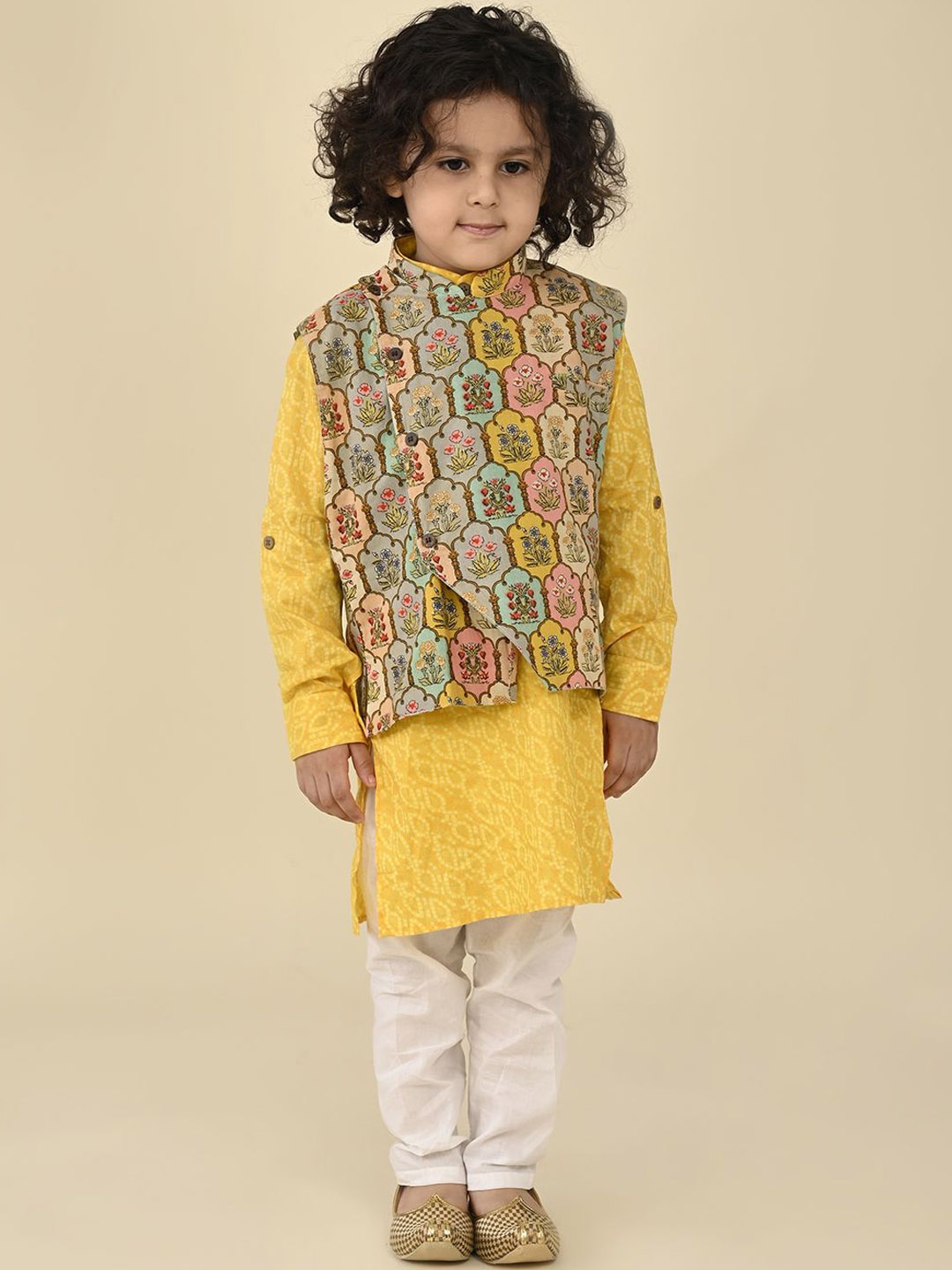 

LIL PITAARA Boys Ethnic Motifs Printed Pure Cotton Kurta With Pyjamas & Nehru Jacket, Yellow
