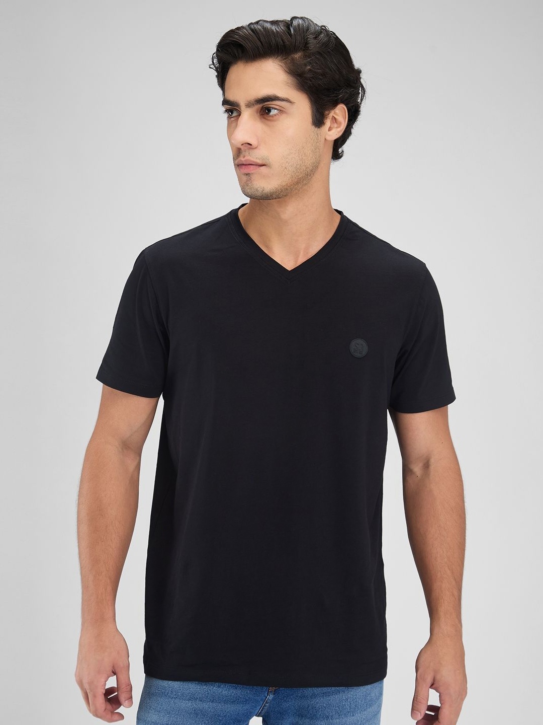 

SPYKAR Men V-Neck Slim Fit T-shirt, Black