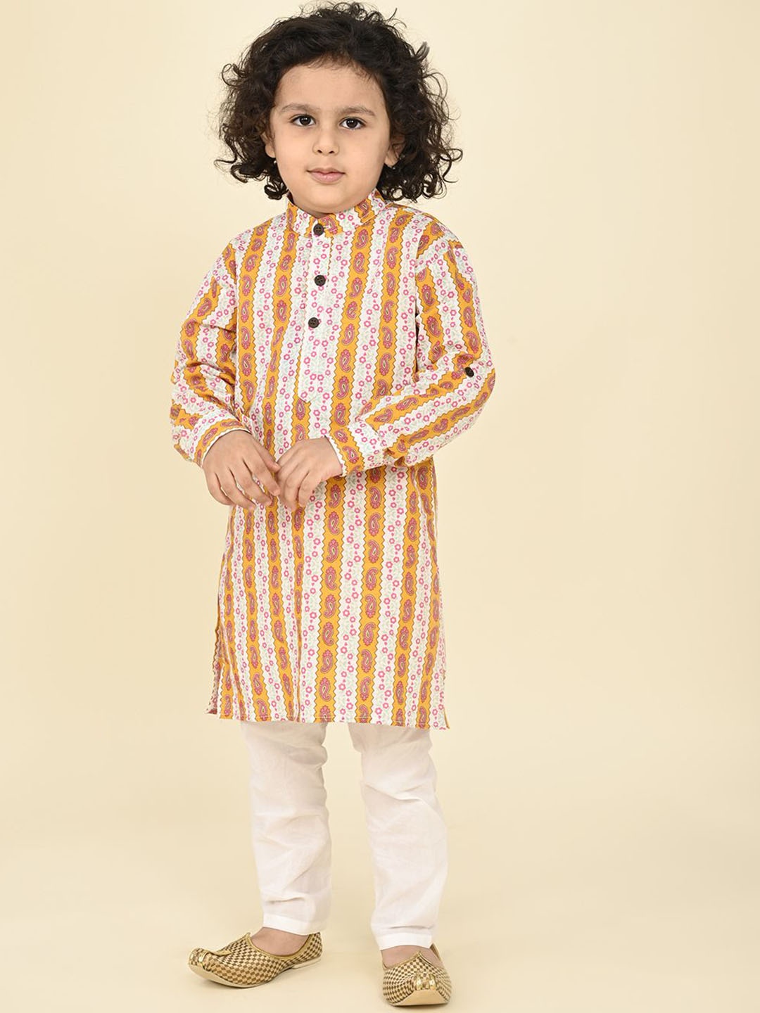 

LIL PITAARA Boys Ethnic Motifs Printed Pure Cotton Kurta with Pyjamas, Yellow