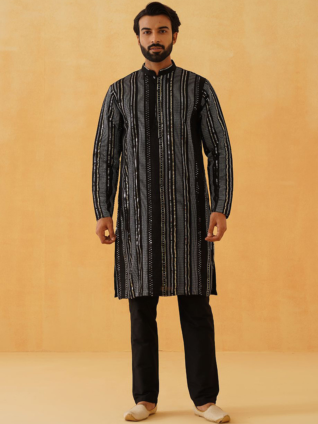 

SOJANYA LUXE Men Embroidered Sequinned Georgette Kurta, Black