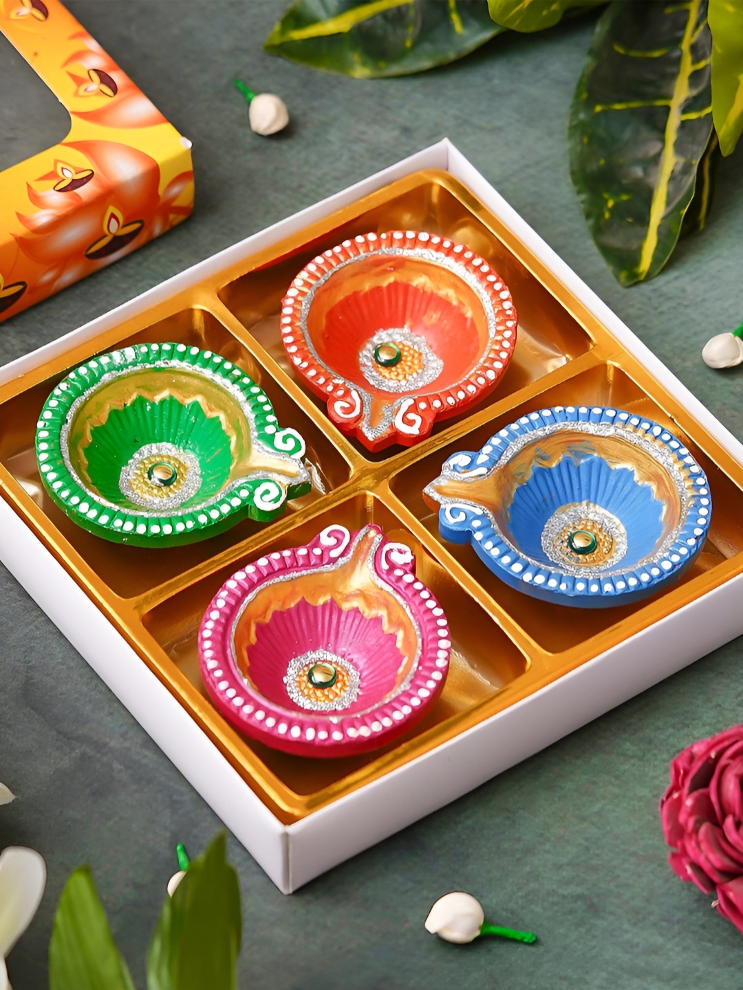 

eCraftIndia Green & Pink 4 Pieces Terracotta Clay Diyas