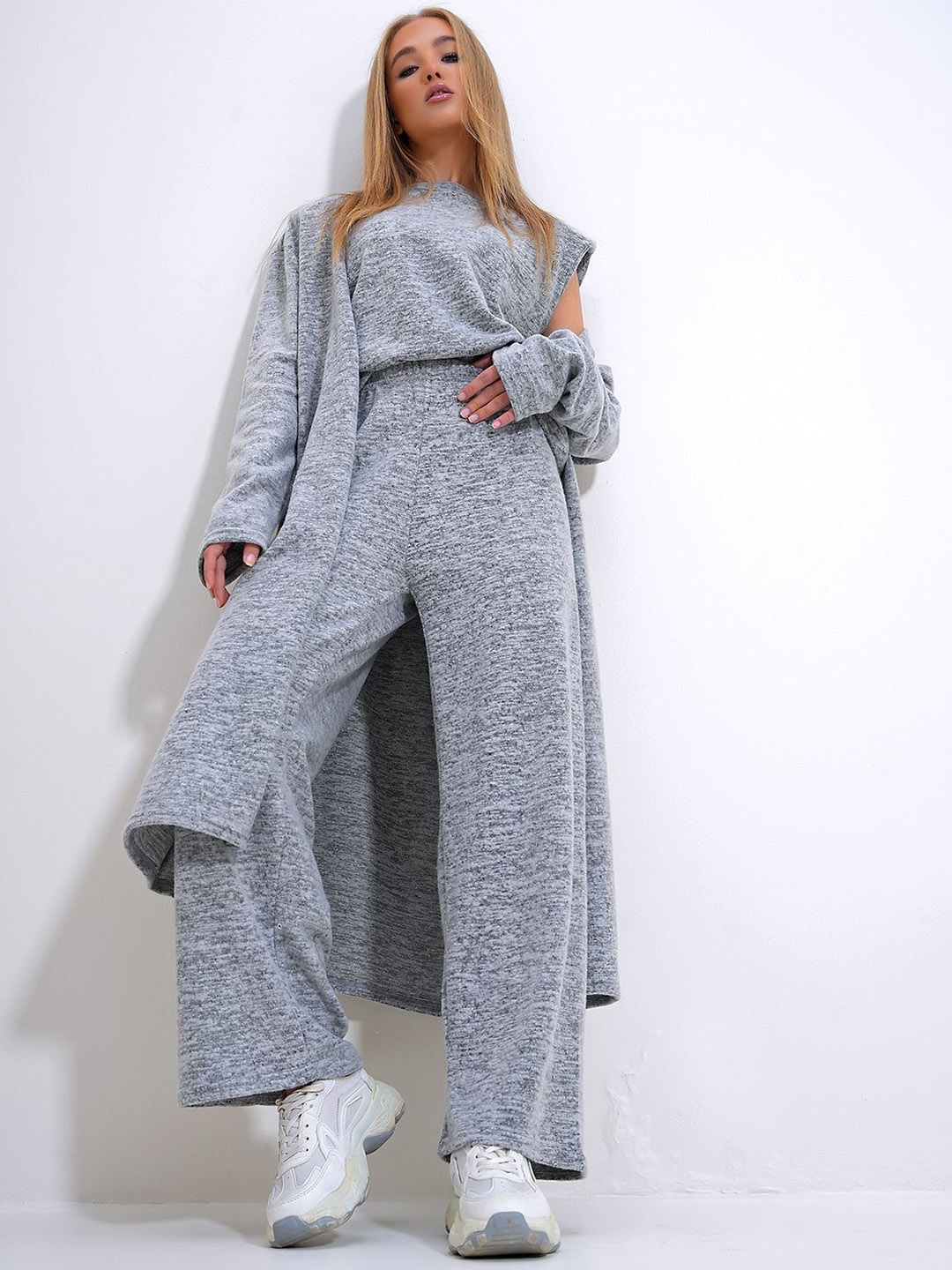 

Trend Alacati stili Long Sleeve Shrug Top & Trouser, Grey