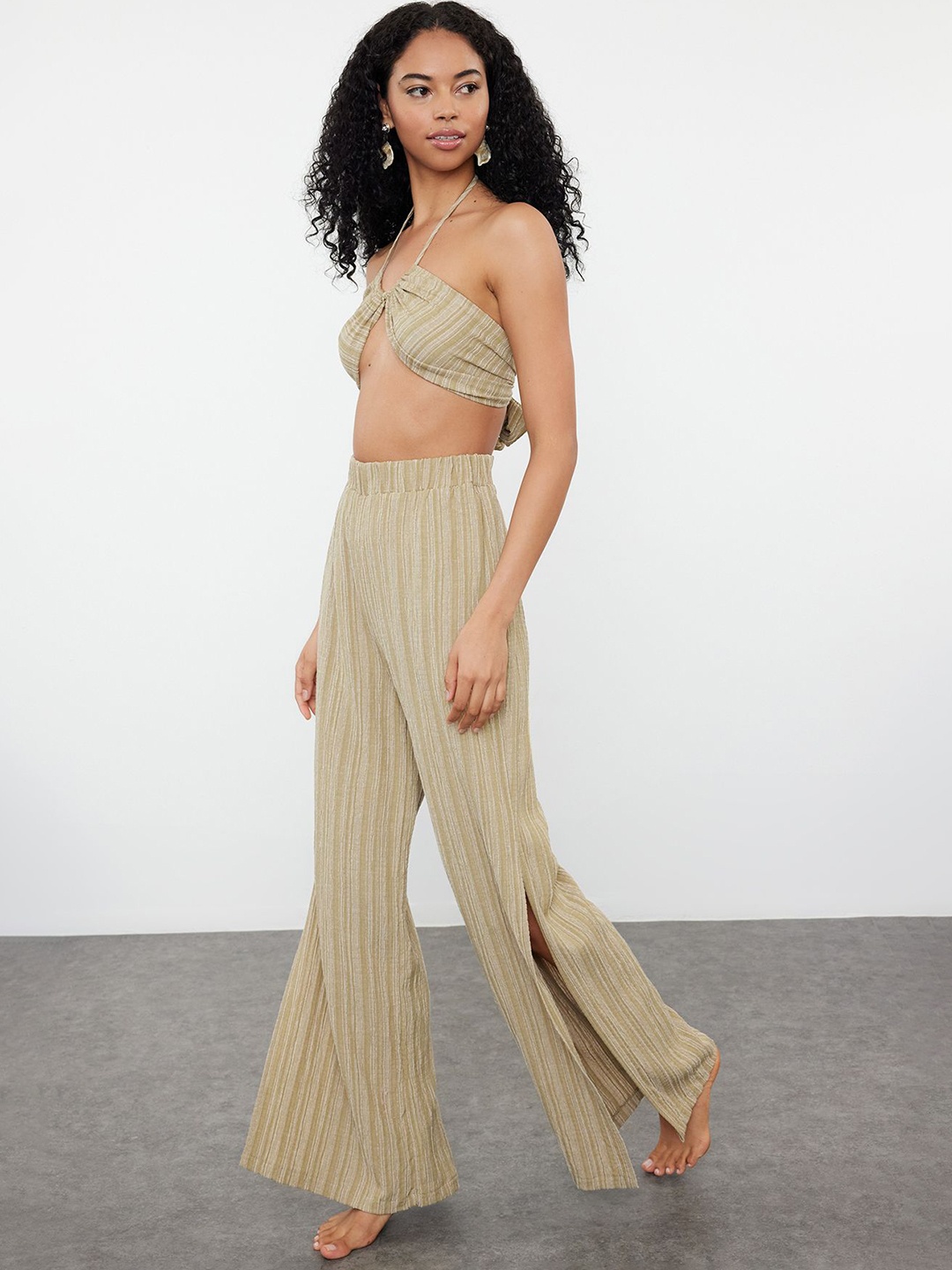 

Trendyol Sleeveless Halter Neck Top With Trousers, Green