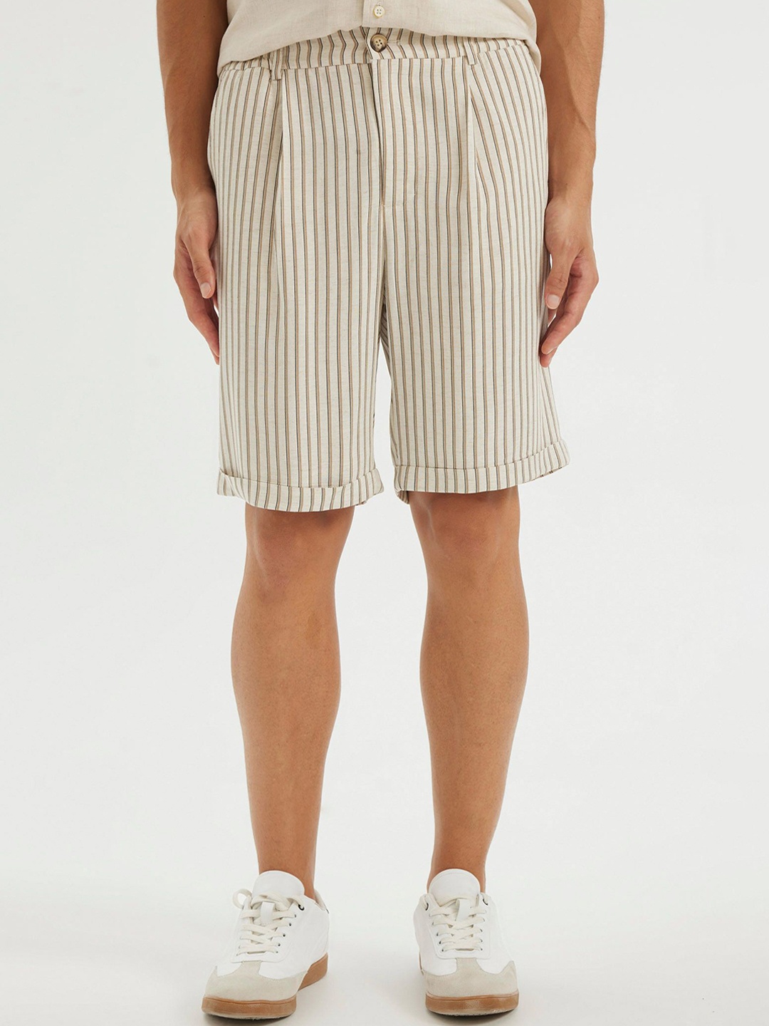 

DeFacto Men Striped Mid-Rise Shorts, Beige