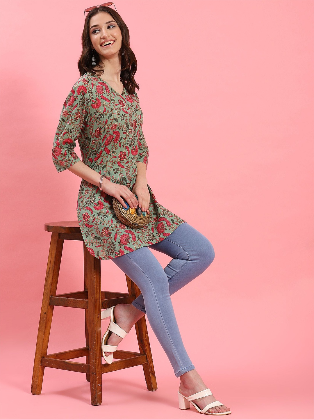 

Shree Floral Printed V-Neck Pure Cotton Kurti, Green