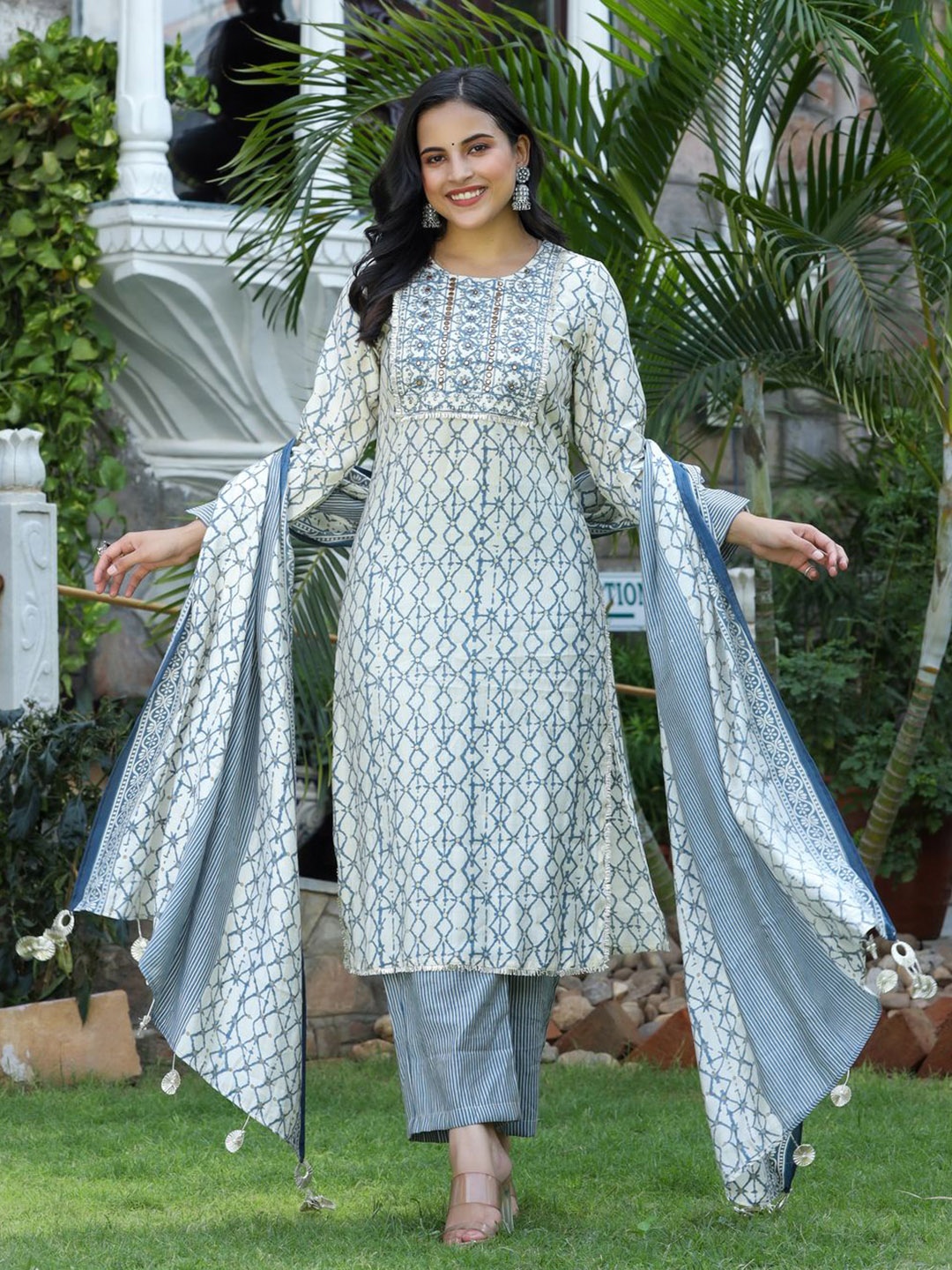 

SHOOLIN Floral Printed Sequinned Straight Kurta With Trousers & Dupatta, Off white