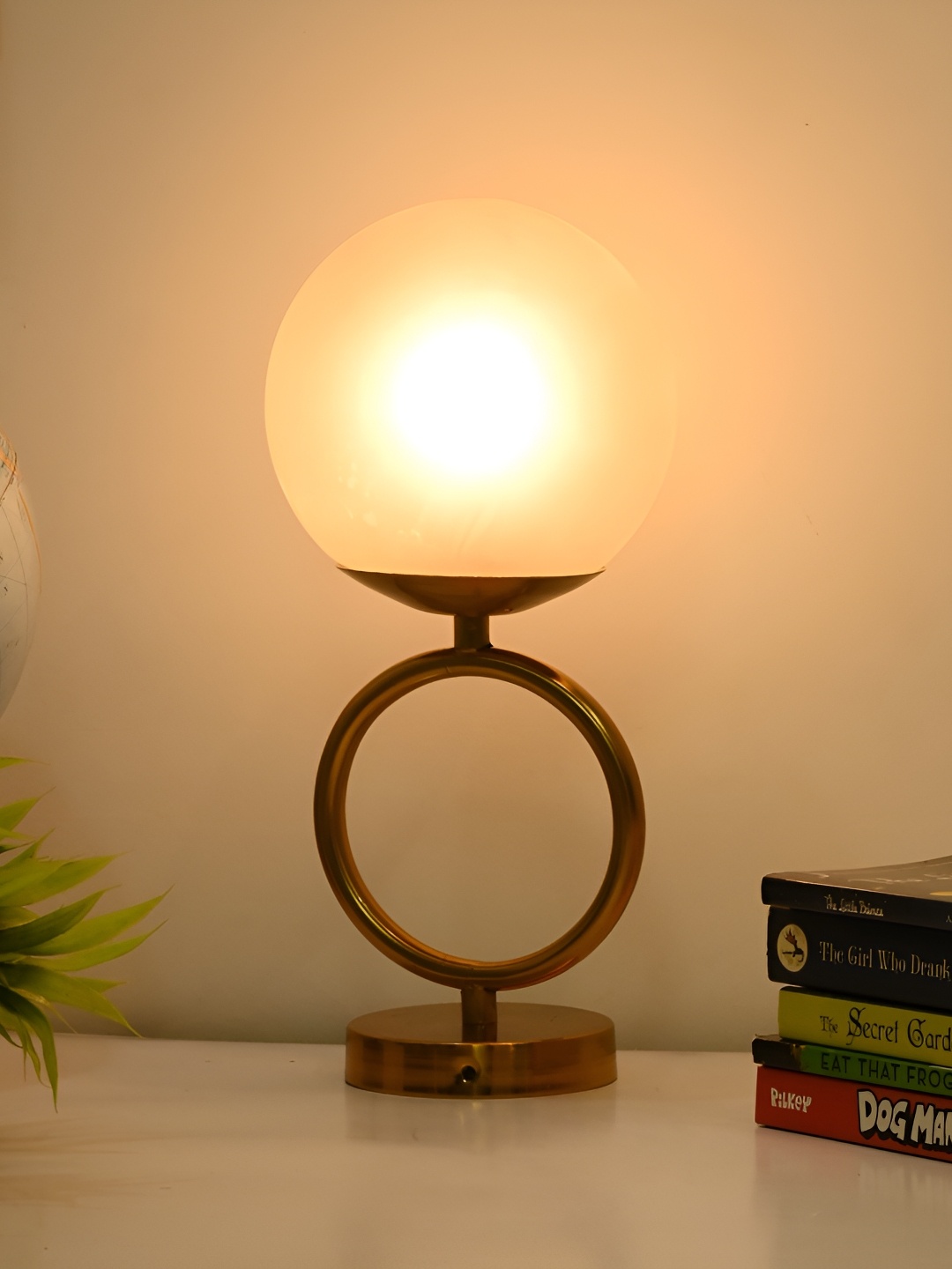 

Afast White & Gold Toned Traditional Spherical Glass Table Lamp With Adjustable Cord