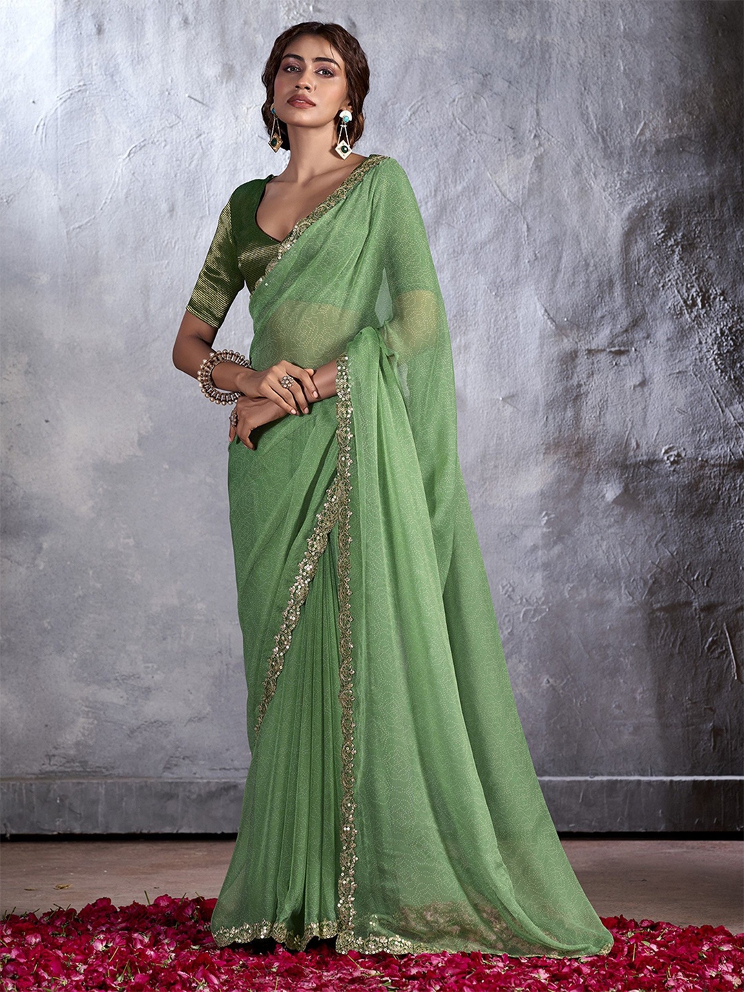 

Panzora Bandhani Sequinned Poly Chiffon Saree, Green