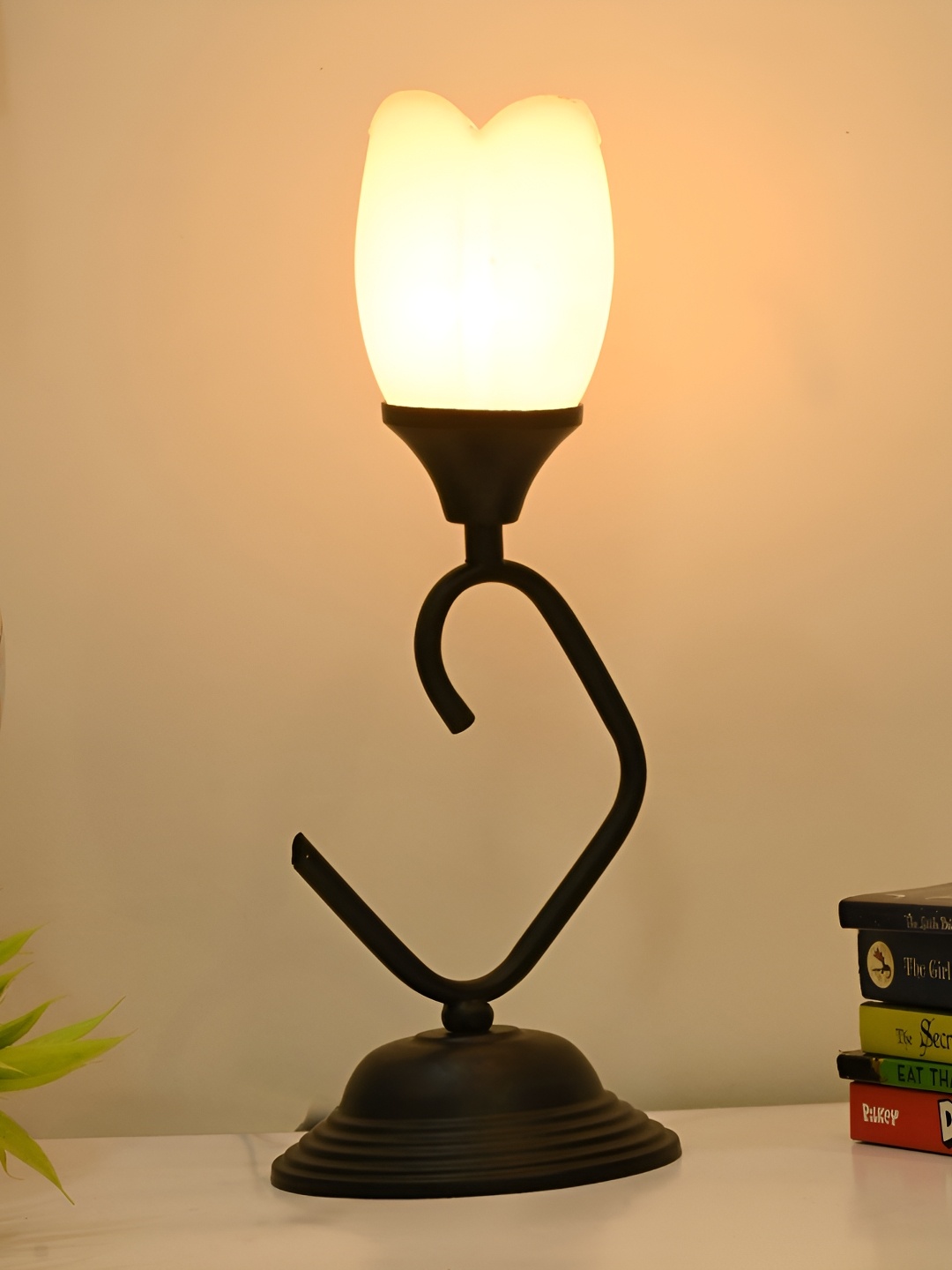 

Afast White & Black Glass Contemporary Rectangle Table Lamp With Adjustable Cord