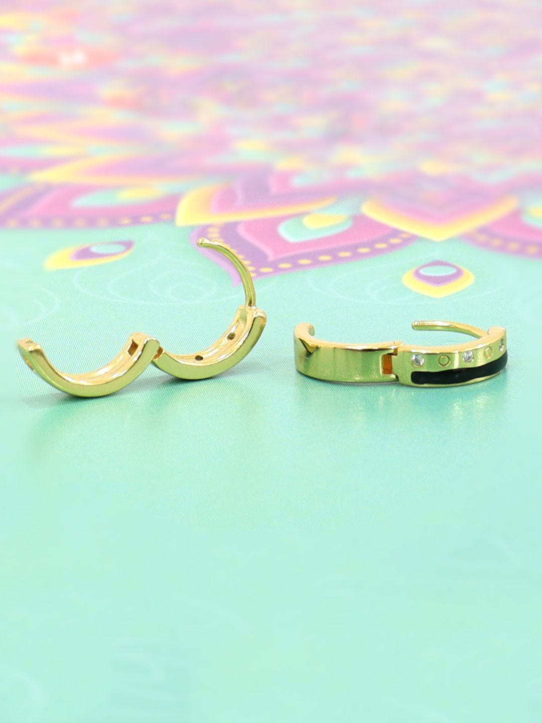 

Krelin Circular Studs Earrings, Gold