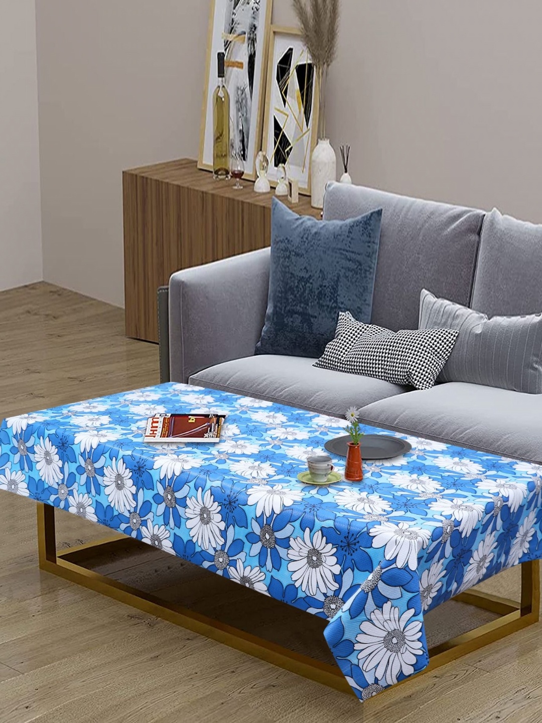 

LooMantha Blue & White Floral Printed Waterproof 4-Seater Table Cover