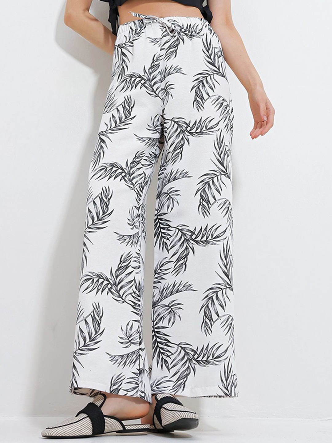 

Trend Alacati stili Women Printed Loose Fit Parallel Trousers, White