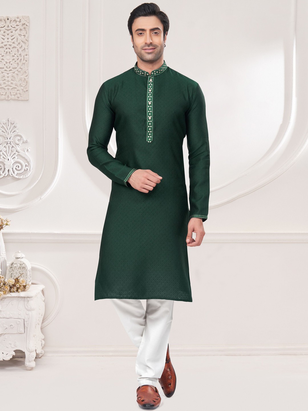 

BERISTON Floral Woven Design Thread Work Jacquard Straight Kurta with Pyjamas, Green
