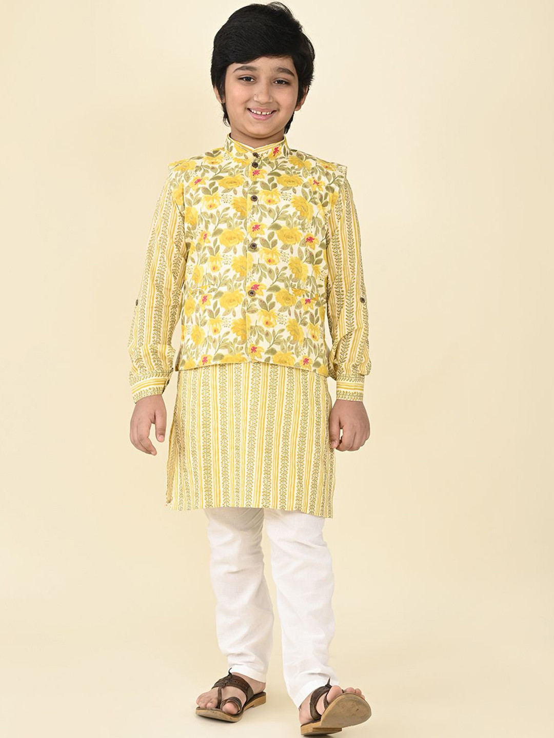 

LIL PITAARA Boys Ethnic Motifs Printed Pure Cotton Kurta With Pyjamas & Nehru Jacket, Yellow