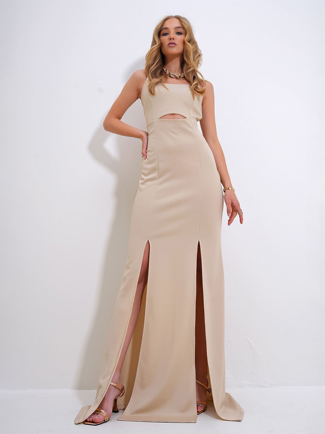 

Trend Alacati stili Cut-Out Detail Maxi Dress, Beige