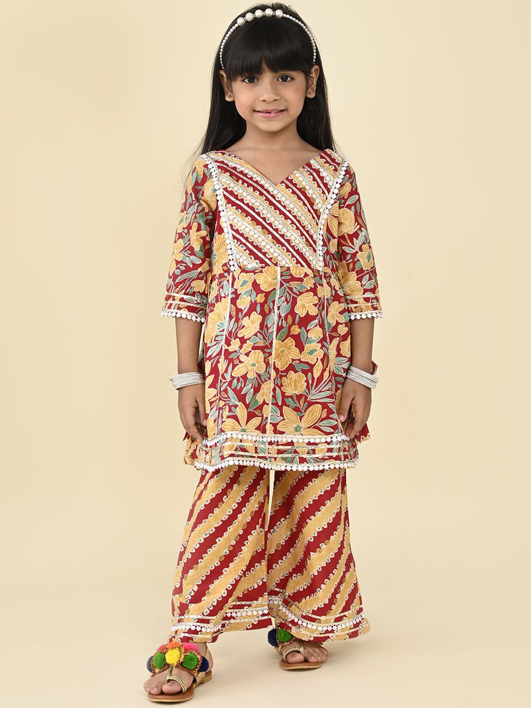 

LIL PITAARA Girls Floral Printed Gotta Patti Pure Cotton Kurta with Palazzos, Red