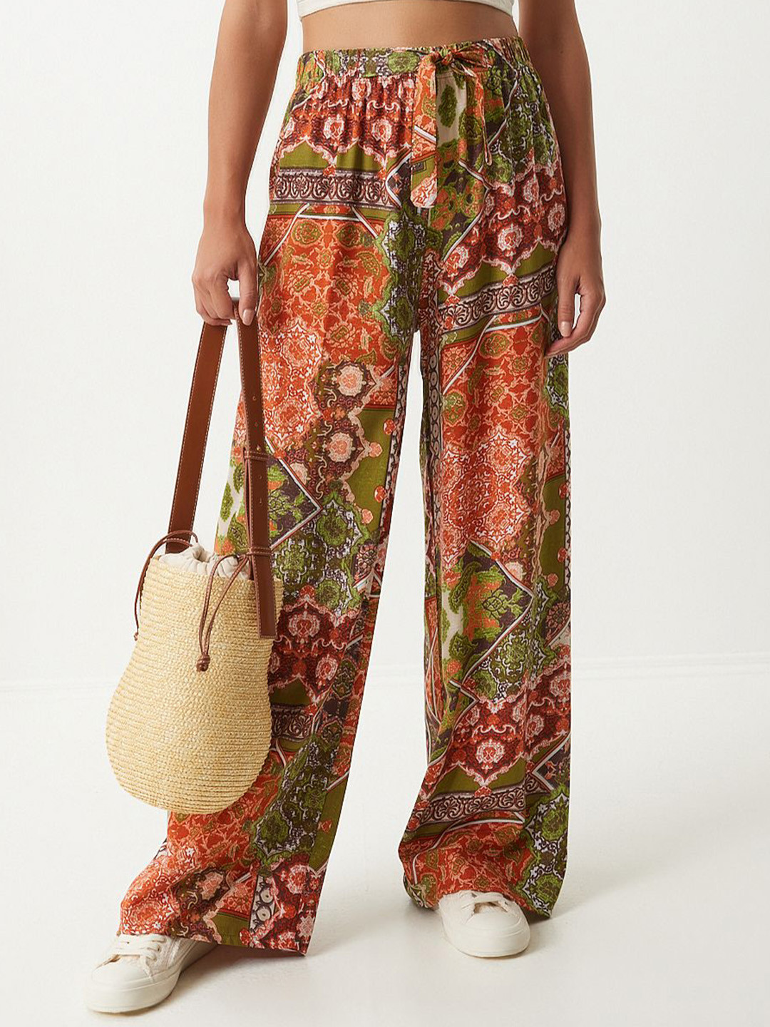 

Happiness istanbul Women Floral Printed Loose Fit Parallel Trousers, Orange
