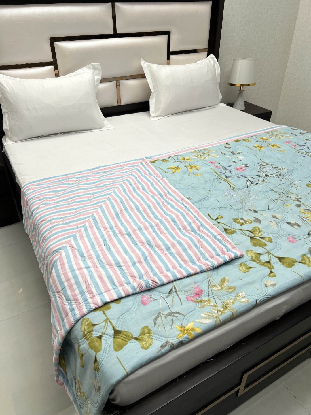 

Pure Decor White & Blue Floral Printed AC Room 233 GSM Reversible Double Bed Comforter